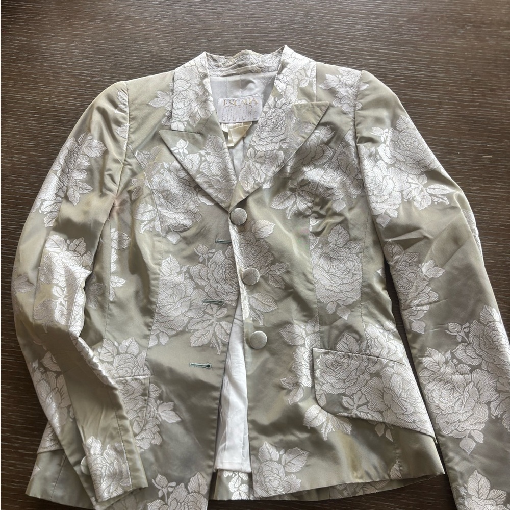 Escada Beige Floral Blazer